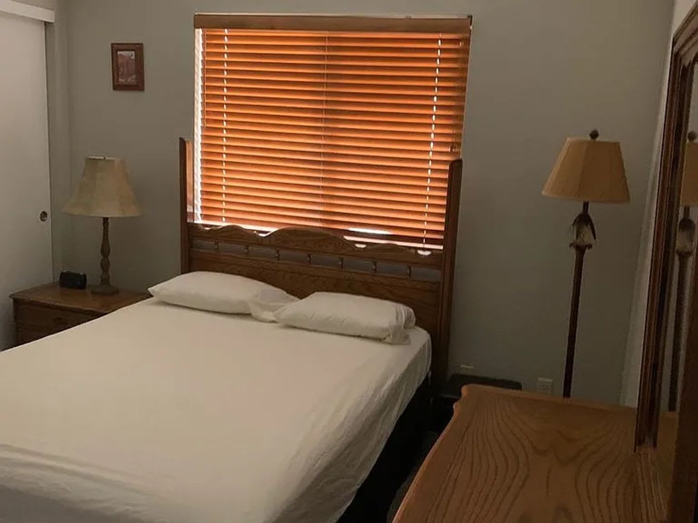 CUTE 2ND FLOOR FULLY FURNISHED CONDO IN GATED COMMUNITY – photo 2
