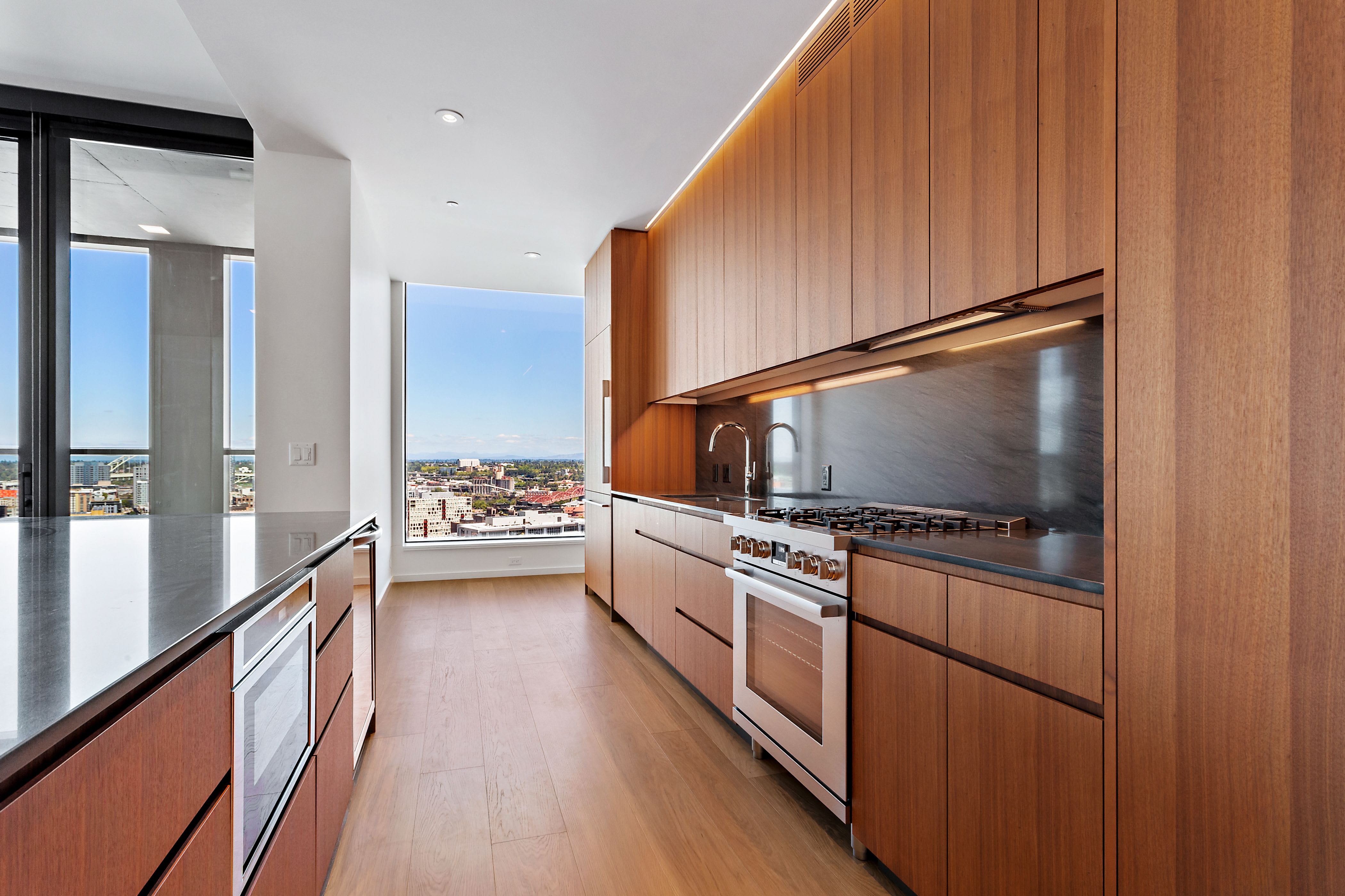 Residences at 11W – photo 1