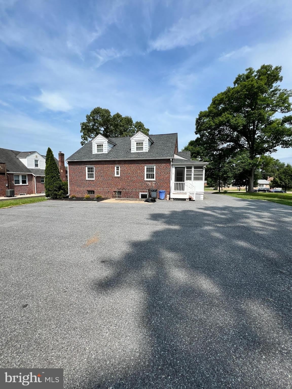 9409 BELAIR Road – photo 3