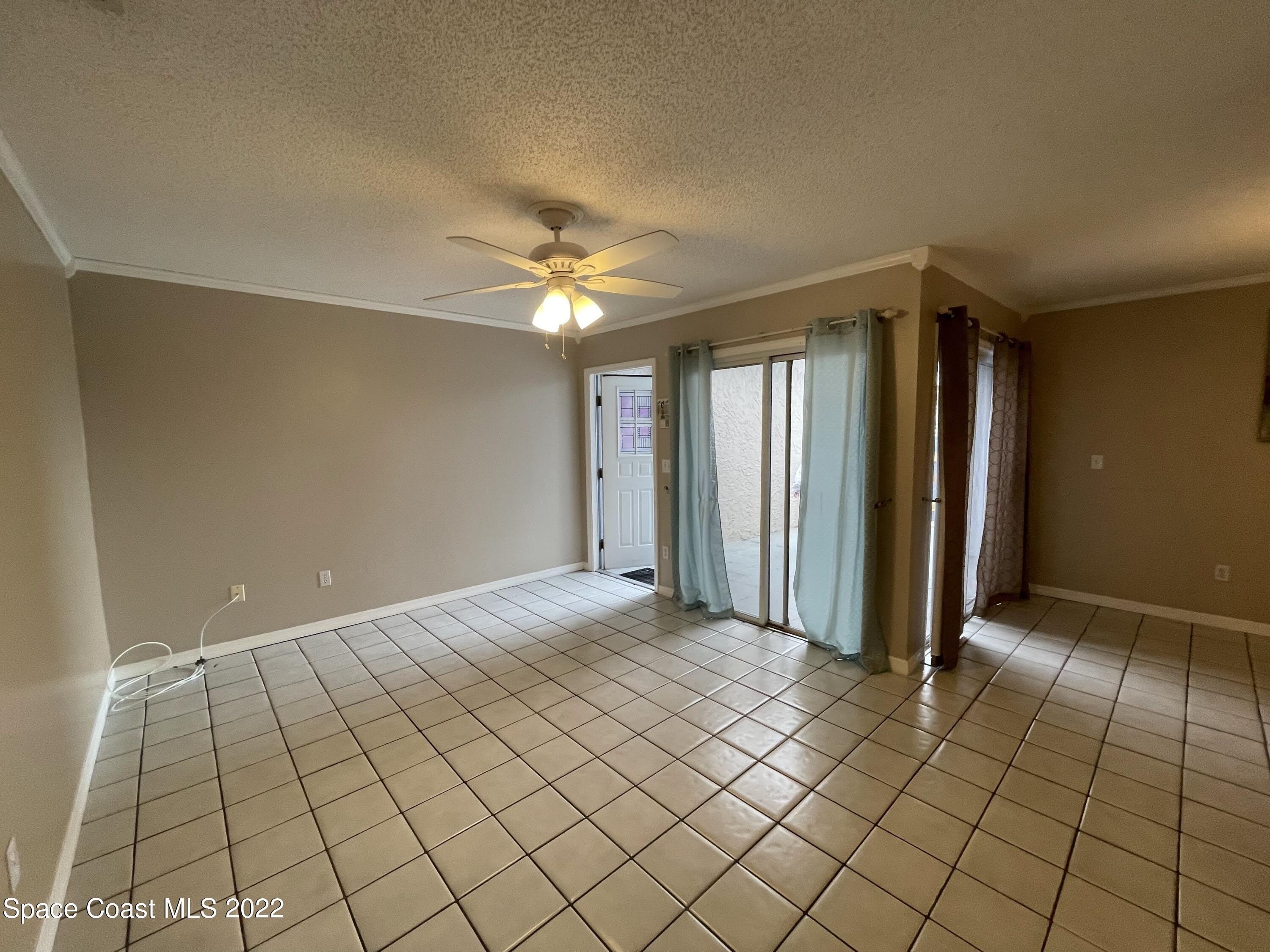 1425 Malibu Circle NE – photo 5