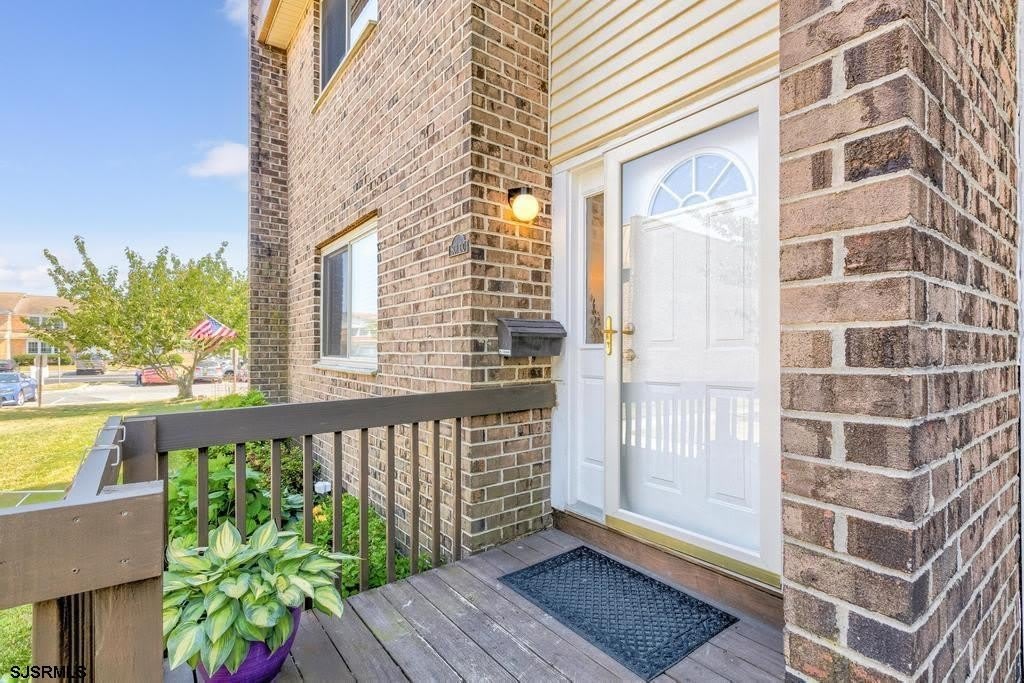 801 Dudley Ct – photo 4