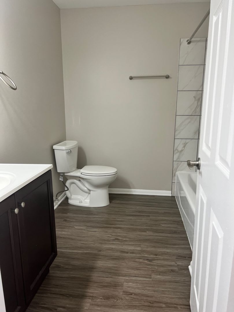 Spacious 2-Bedroom Apartment for Rent in Chesterton – Prime Location and Comfort – photo 2