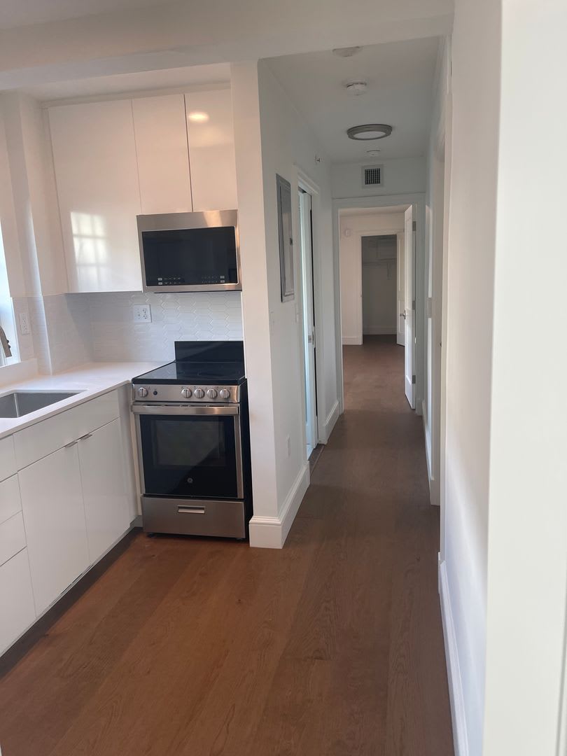 FREE MONTH & NO FEE Harvard Sq Studio Brand New Renovation – photo 4