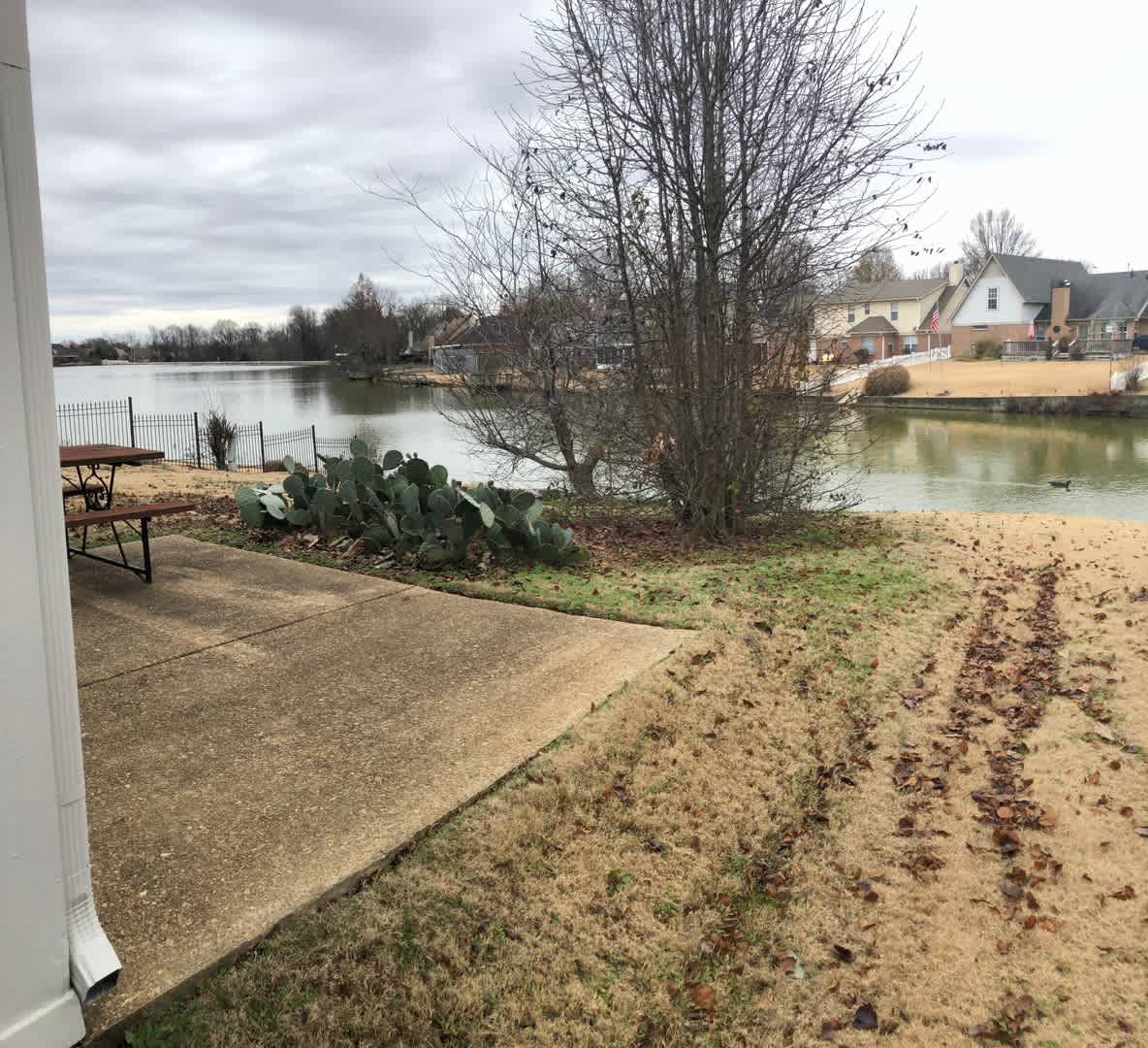On the Lake at Plantation Lakes in Olive Branch – photo 3