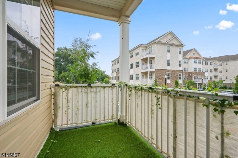 723 Lorhan Dr – photo 3