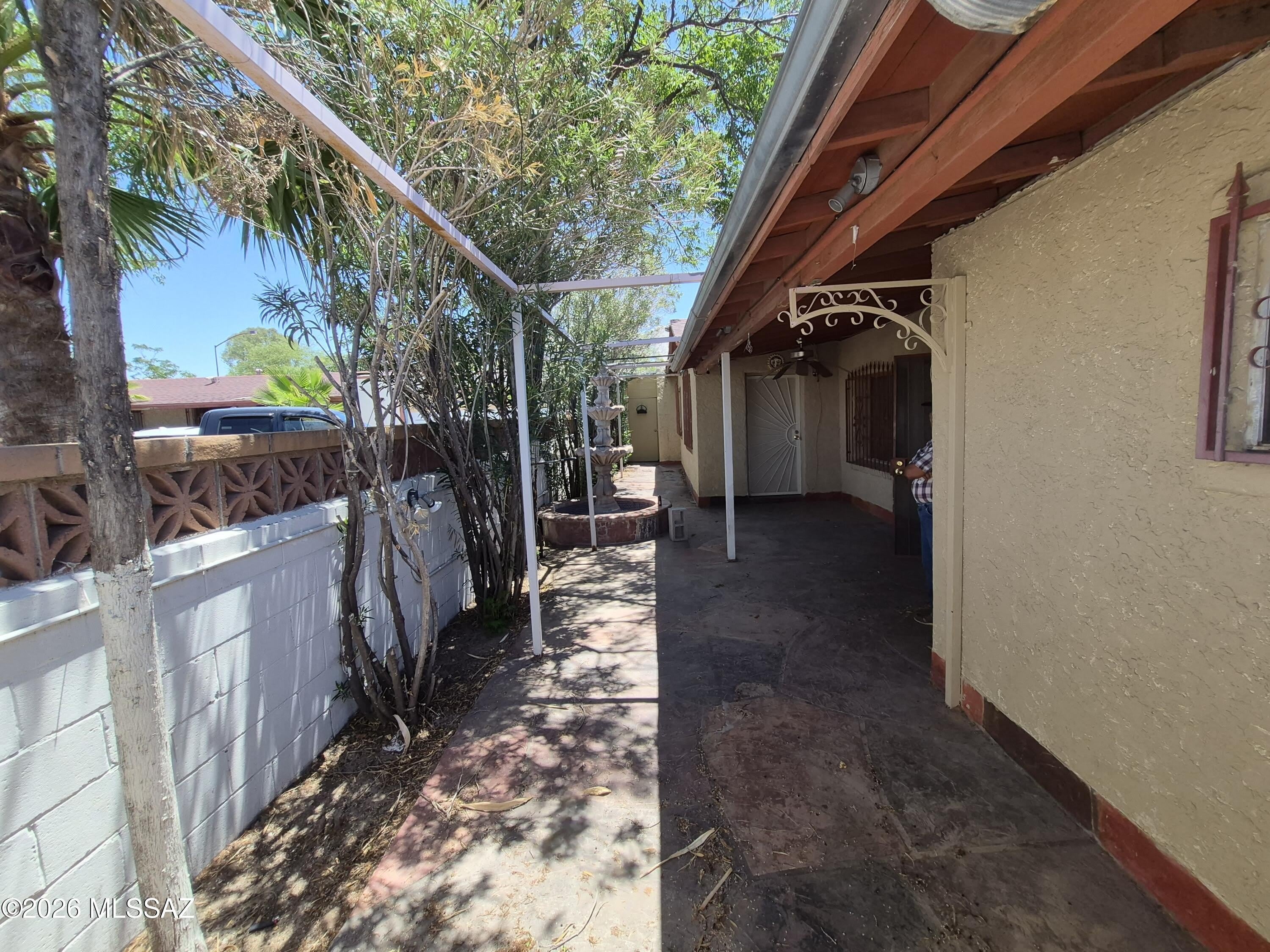 320 E 29th Street – photo 3