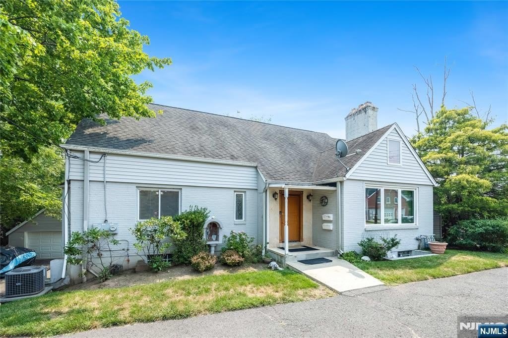 700 Kinderkamack Road – photo 2