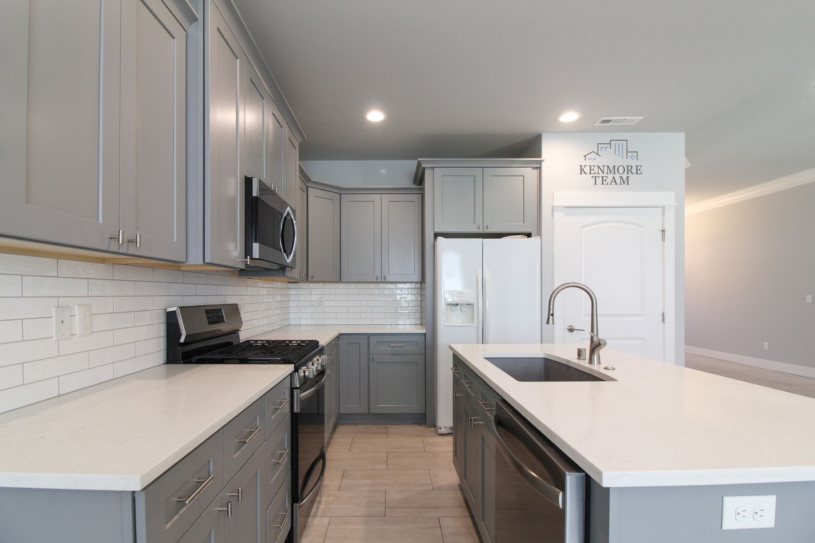 3 Bedroom 2 Bath Townhome In West Pasco – photo 2