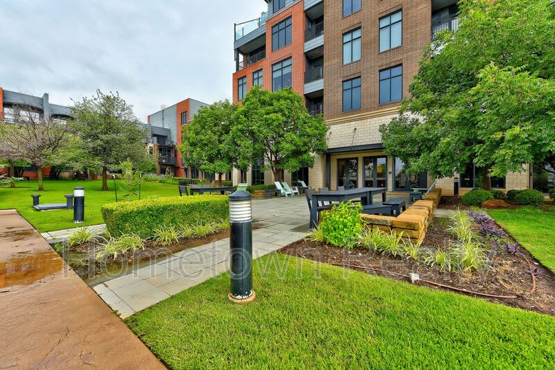 301 NE 4th Street – photo 3