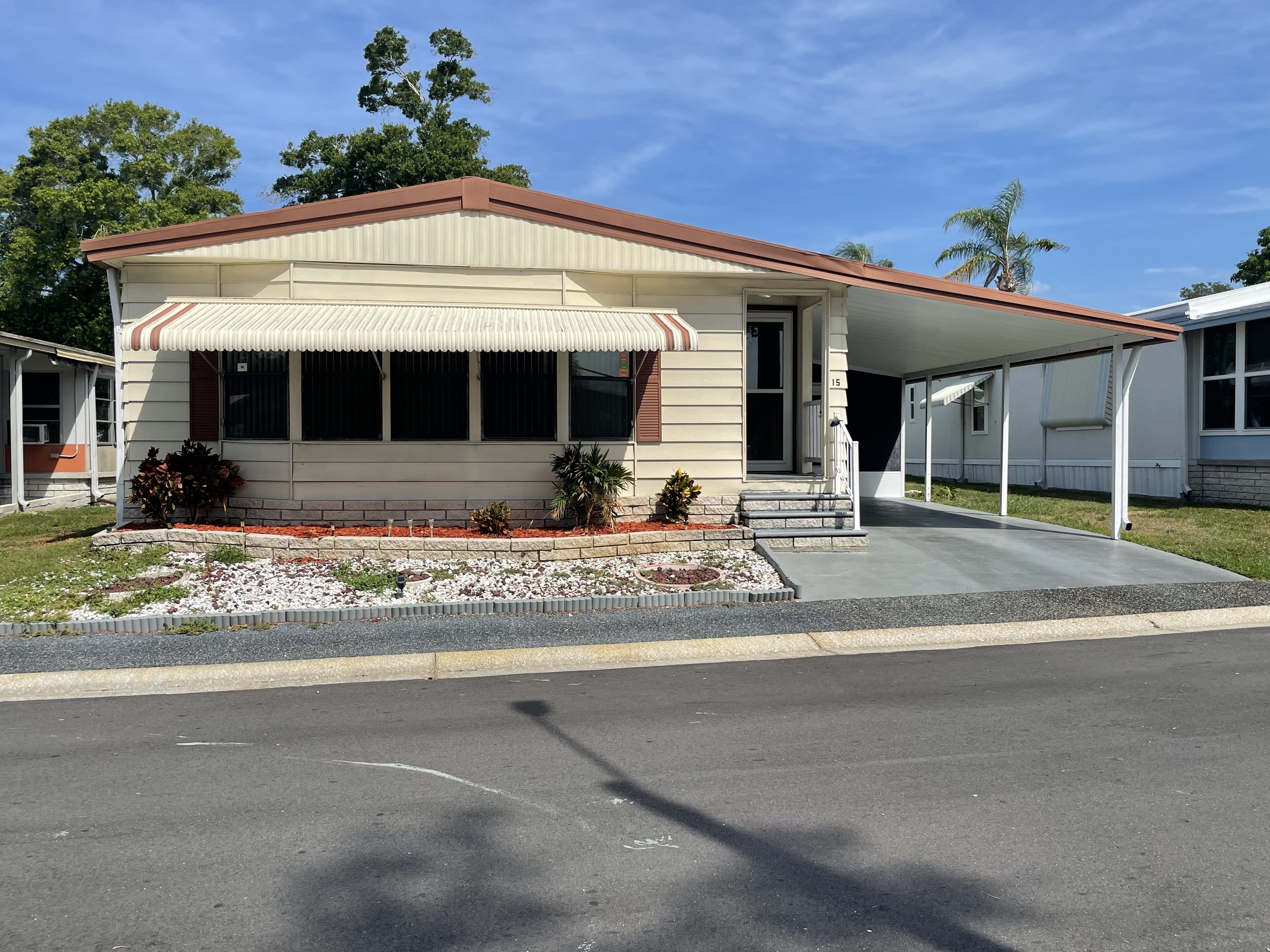 100 Hampton Rd – photo 3