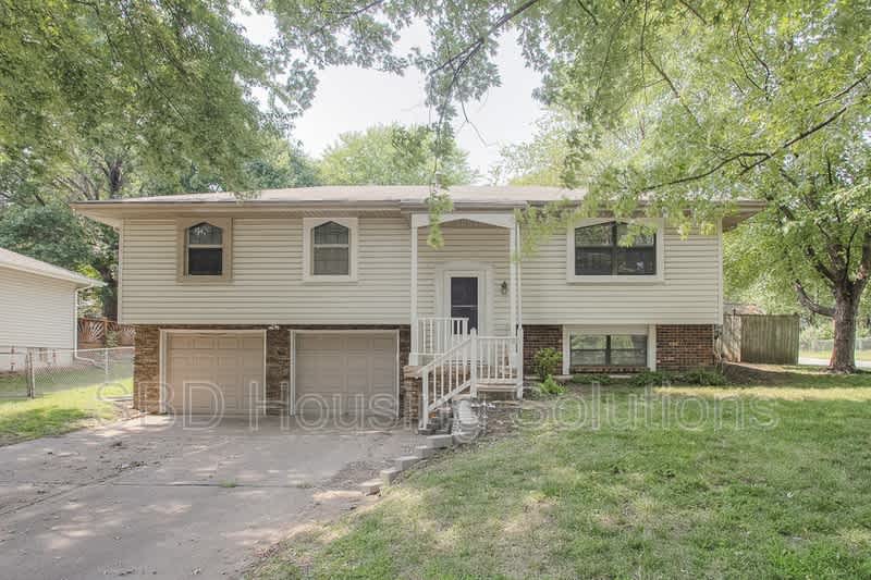 200 Se Crestwood Dr – photo 1