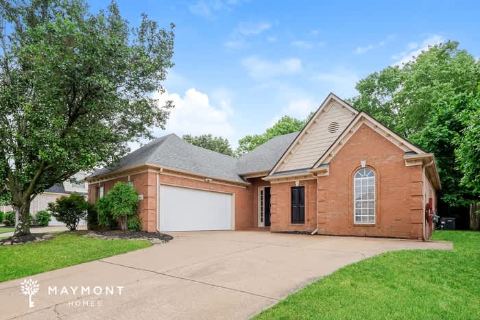 8441 Shady Elm Drive – photo 4