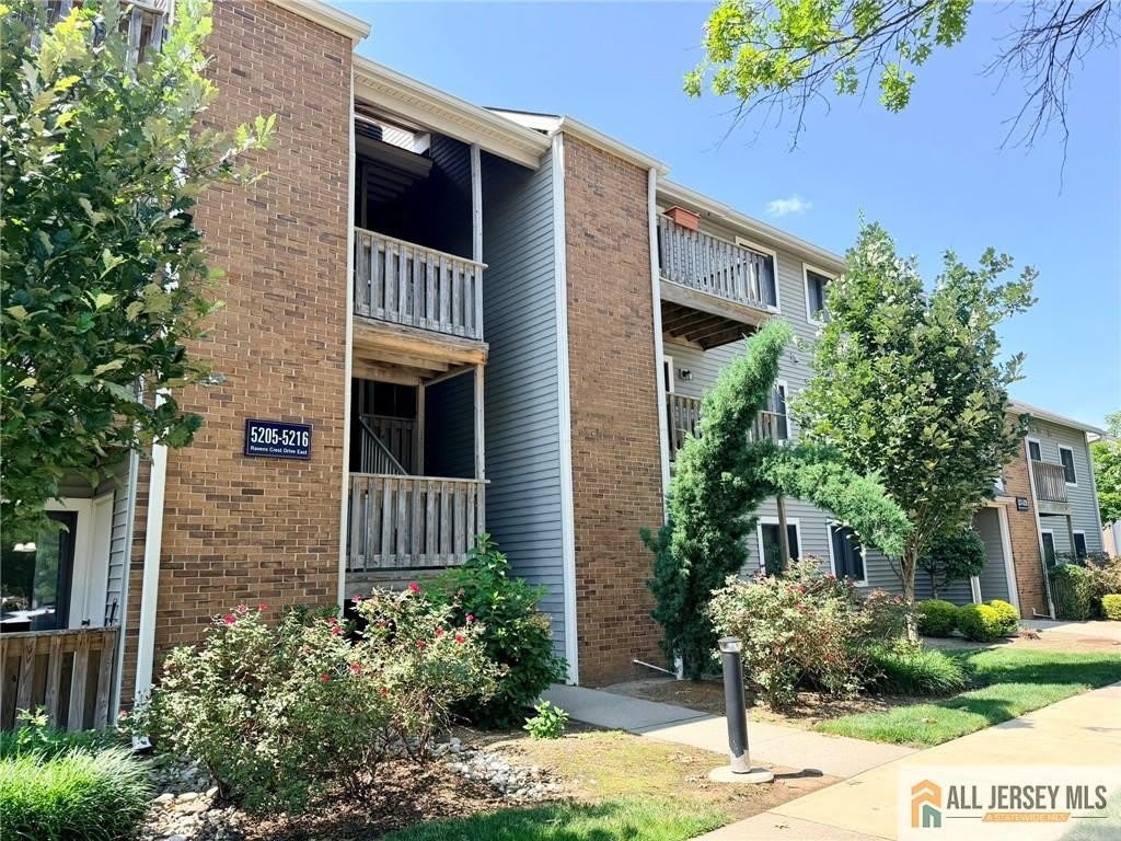 5215 Ravens Crest Drive – photo 1