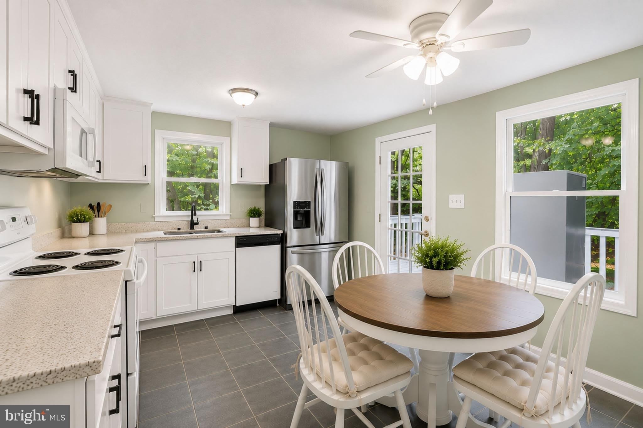 544 ROCKBRIDGE Drive SE – photo 3