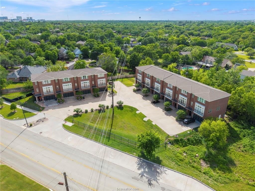 210 Tarrow Street – photo 4