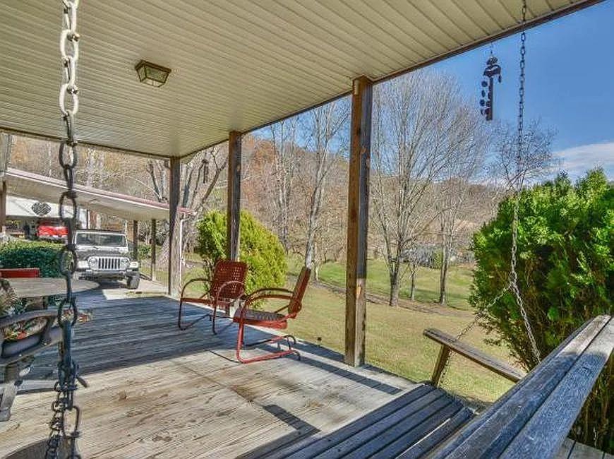 492 Olinger Drive – photo 5