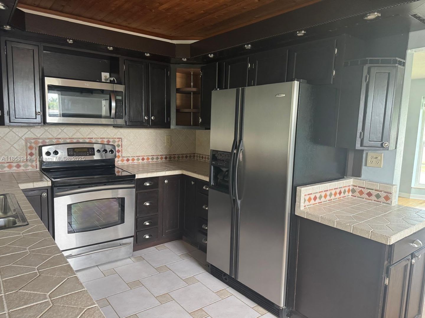 141 NW 72 Way A, Pembroke Pines, FL 33024 – photo 2