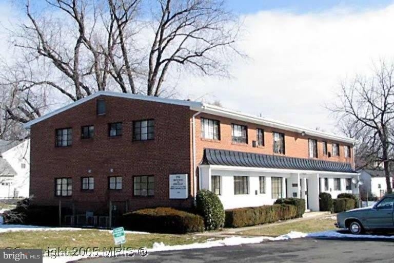 2761 ANNANDALE Road – photo 1