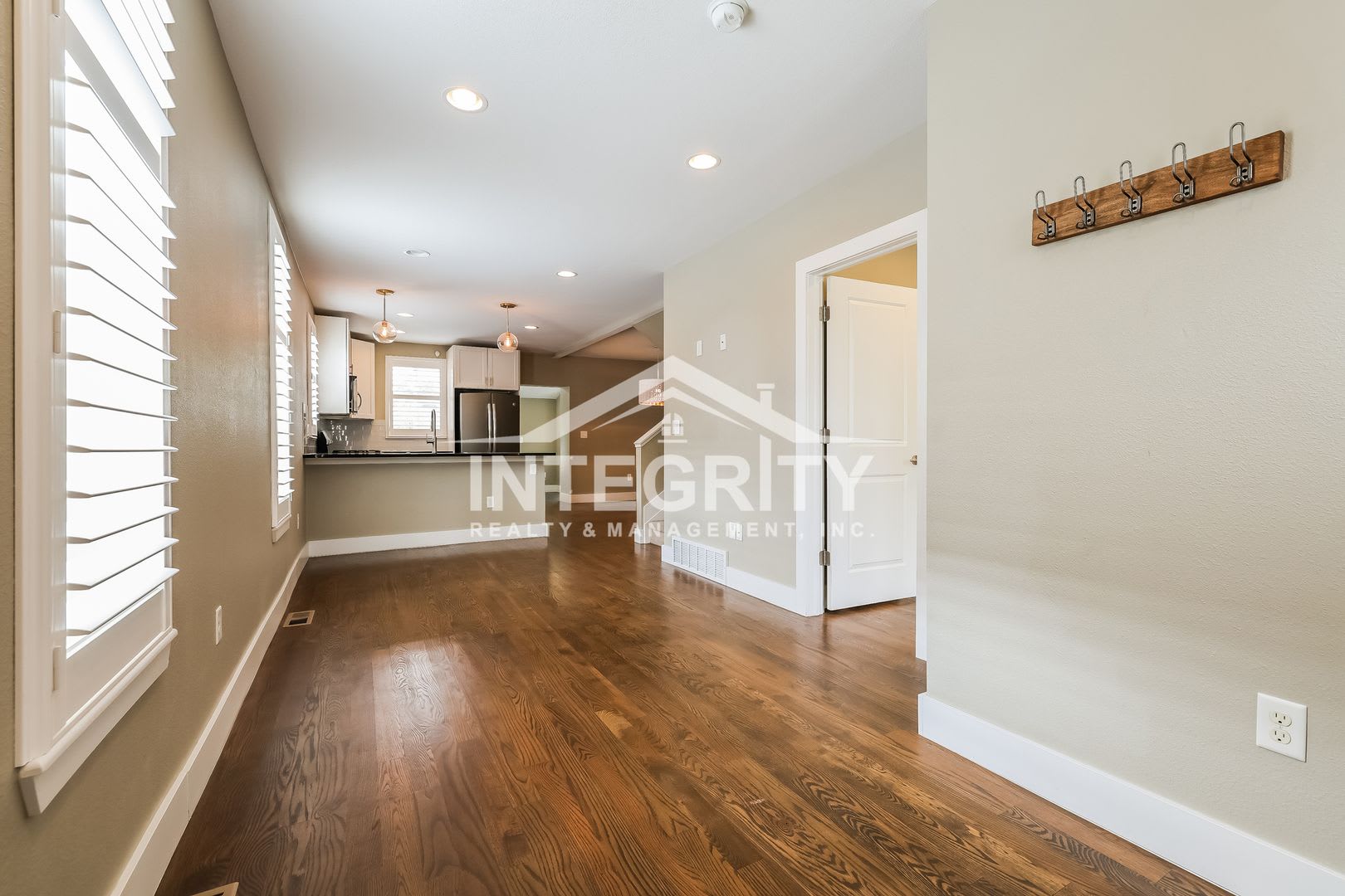 3 Bed/ 2.5 Bath; 1,469 Sqft – photo 3