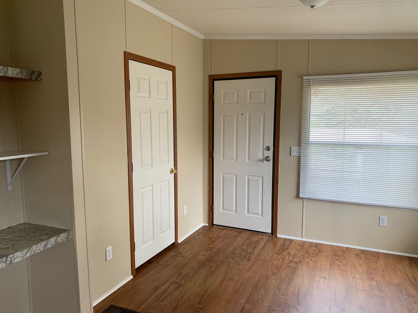 Spacious 3 Bed/2 Bath Home – photo 3