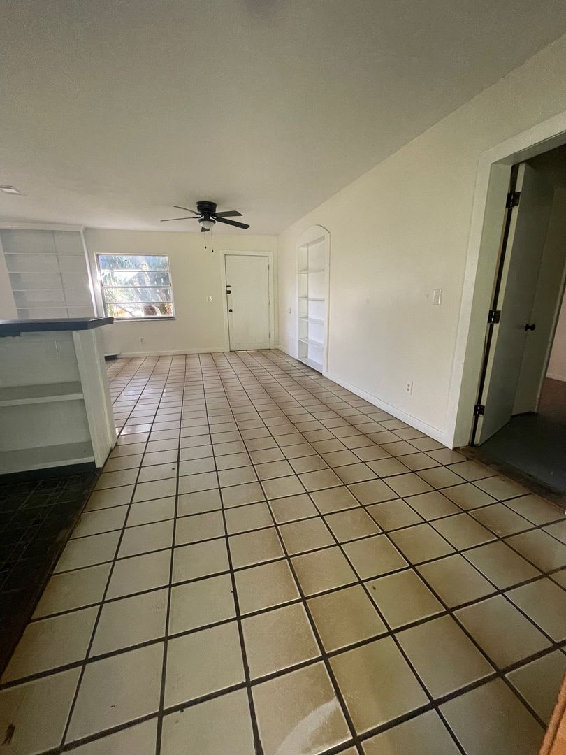 1St Month Free Rent 3 Bed 1 Bath Home Pet Friendly With Large Fenced Yard Washer Dryer Hook Ups Section 8 Welcome – photo 2