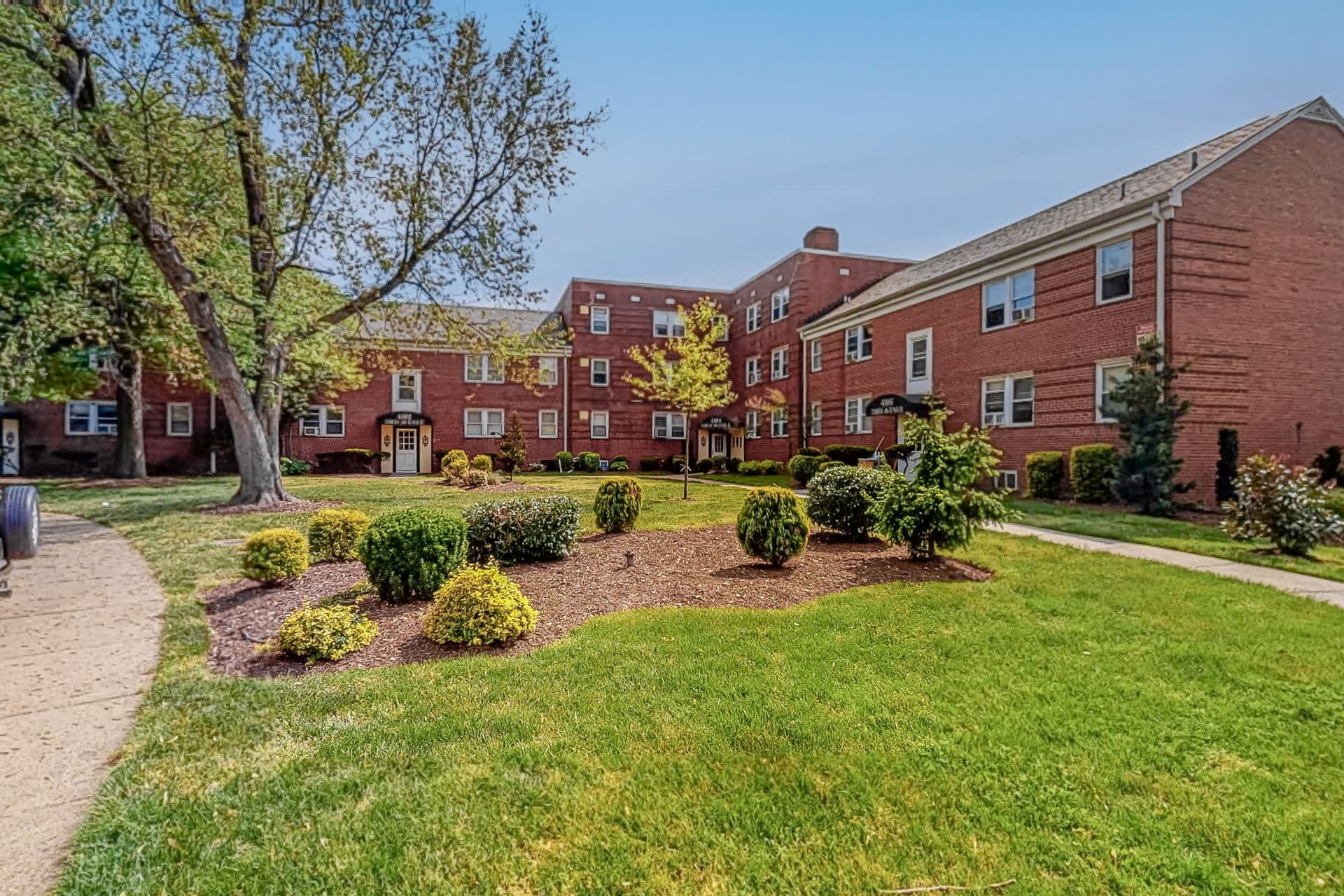 Hillcrest Village Apartments – photo 2