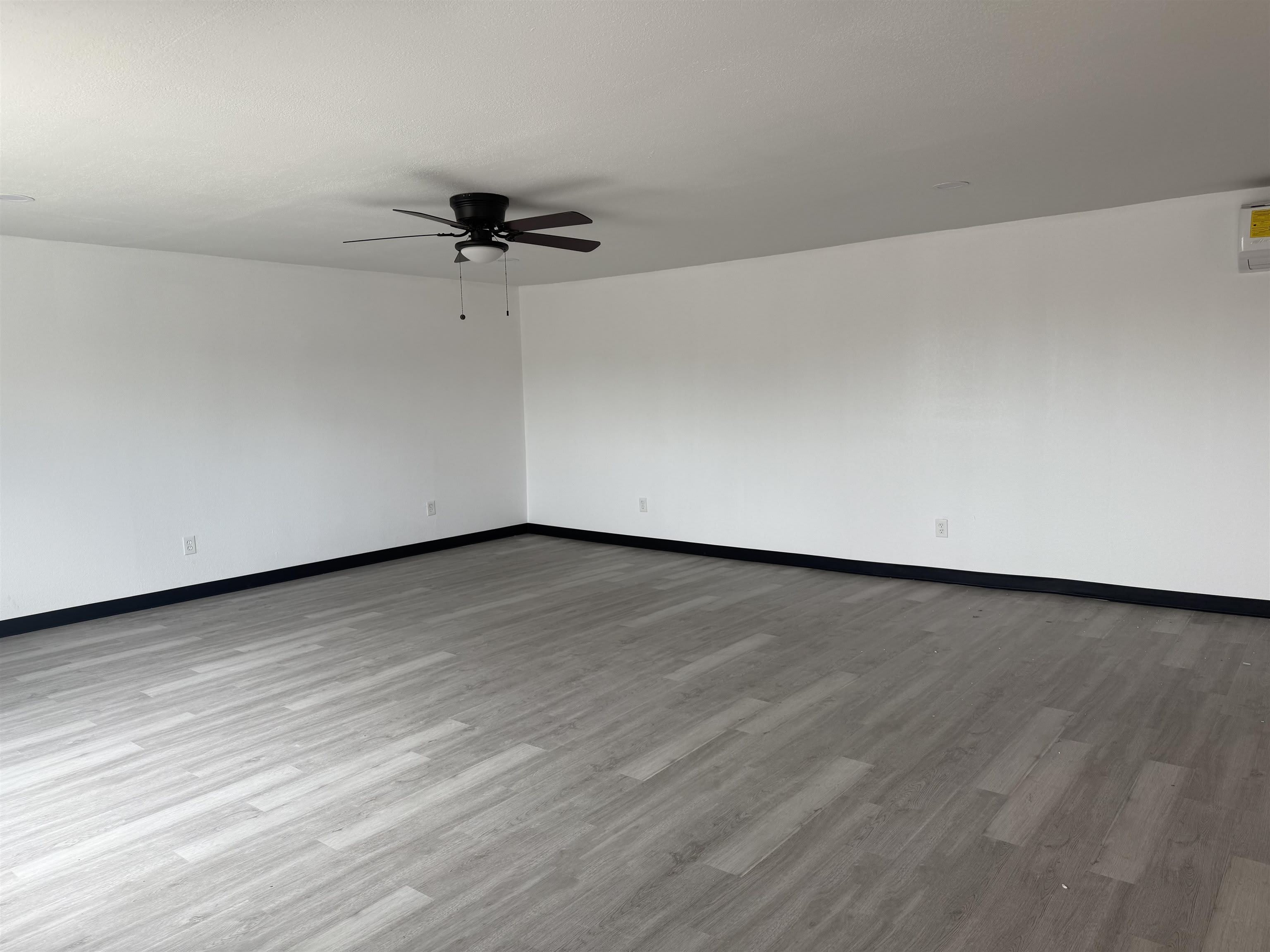 600 E 10th – photo 5