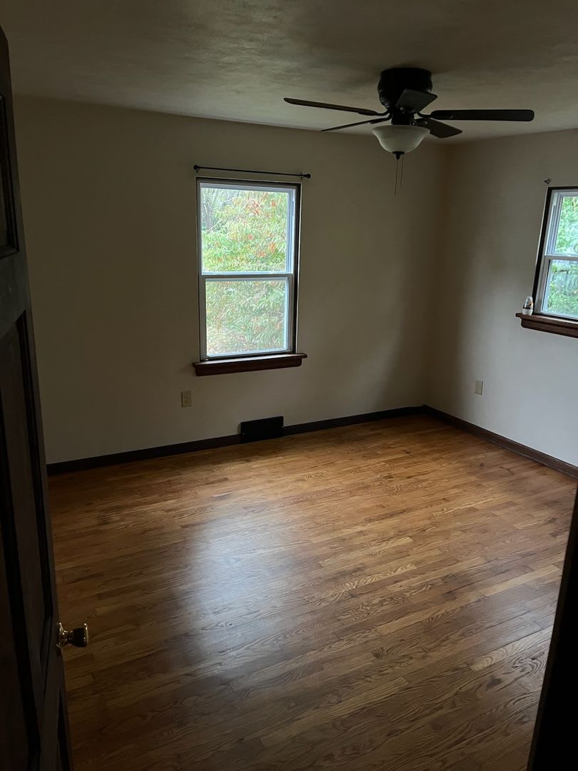 Beautiful Move In Ready House – photo 5