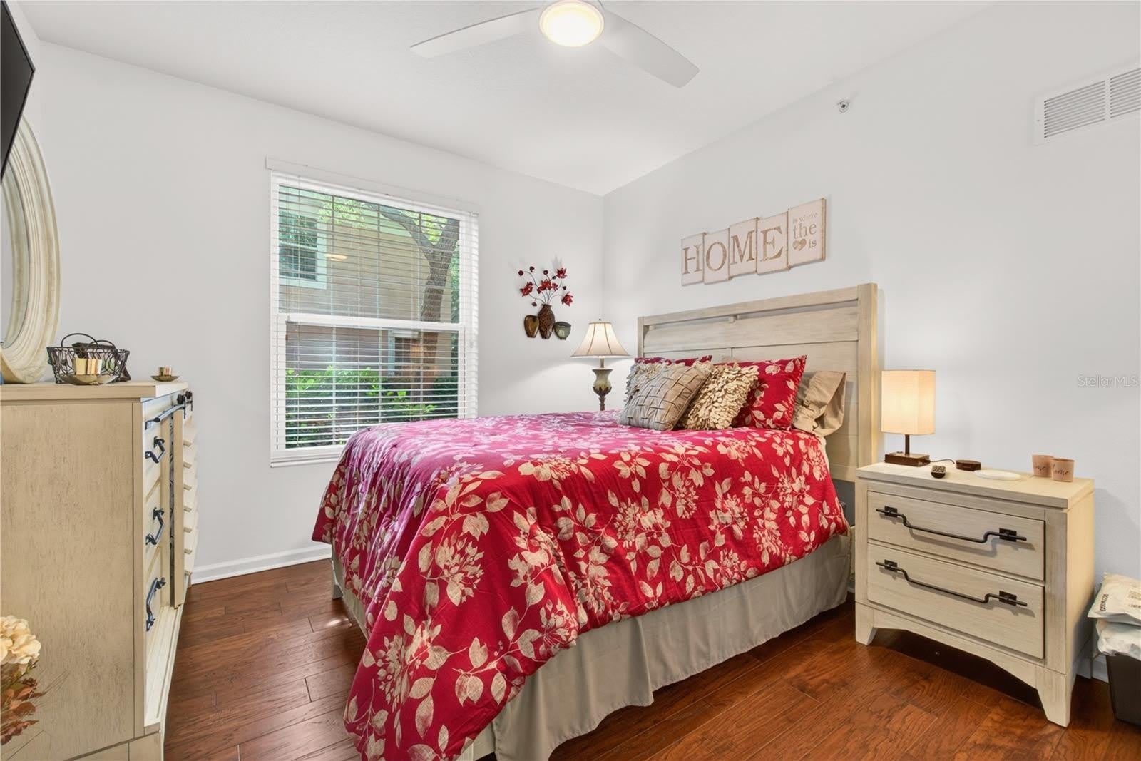 852 LANTERN Way – photo 5
