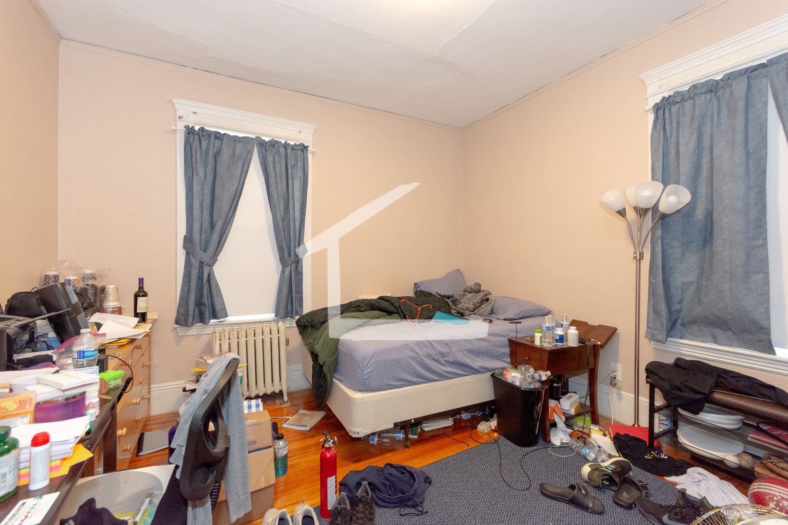 Unique Bu Apartment With Ridiculous Renovations Including Dinos – photo 4