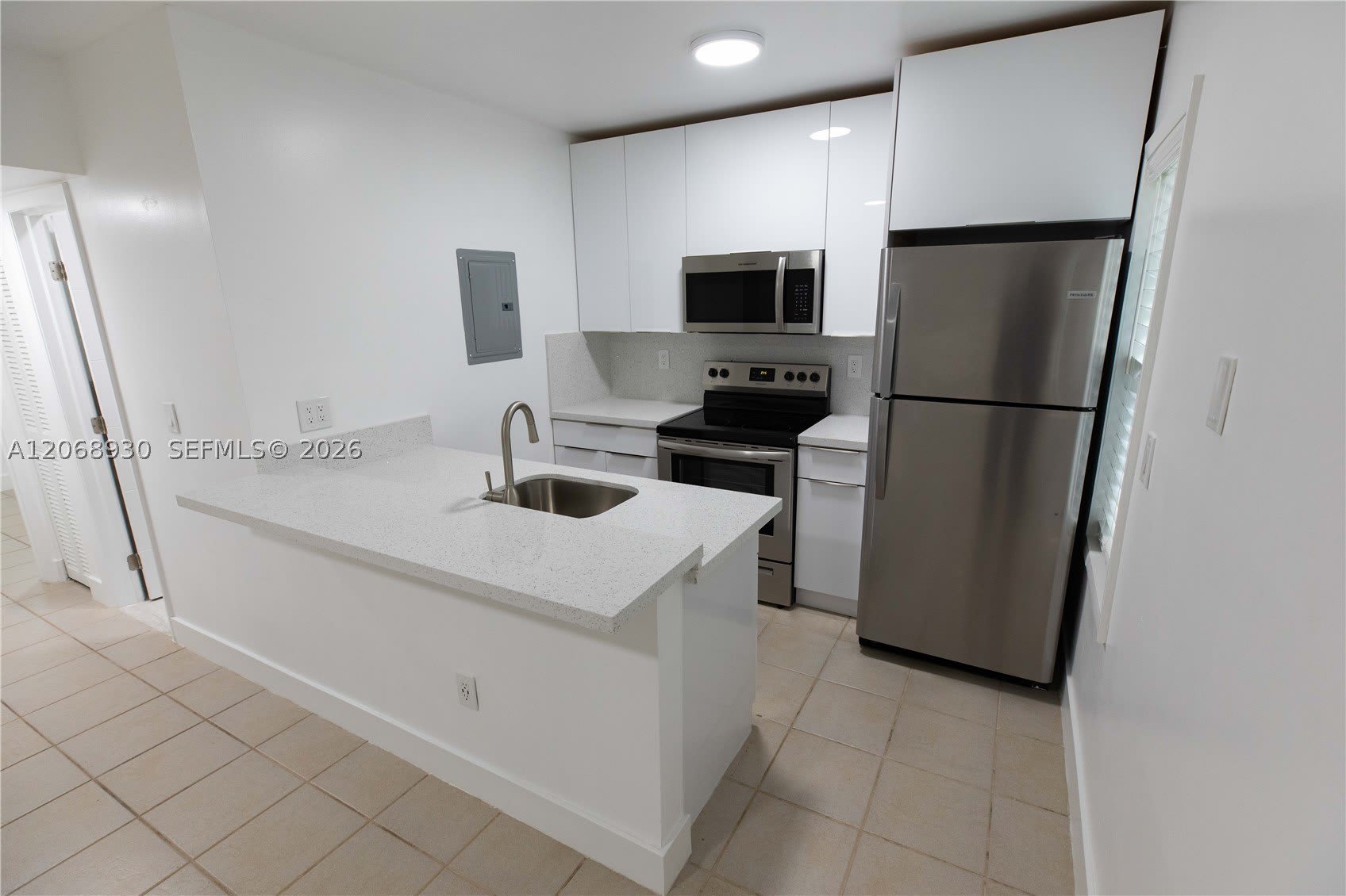 3445 Franklin Ave – photo 1
