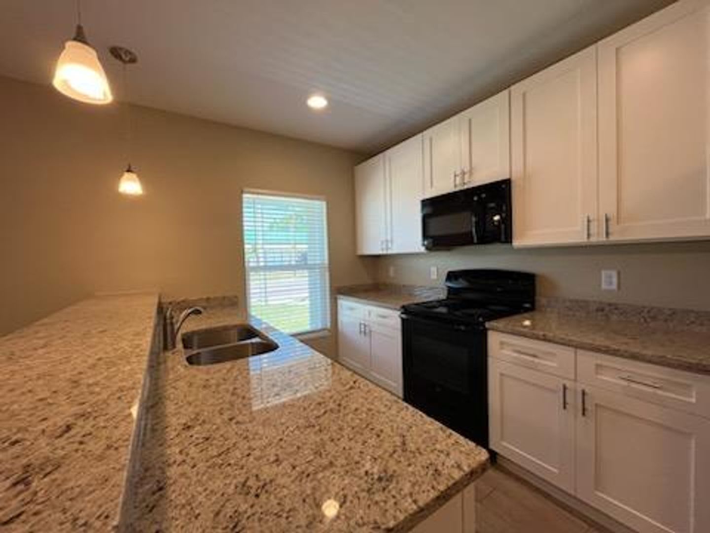 3 Bed 2 Bath – photo 4
