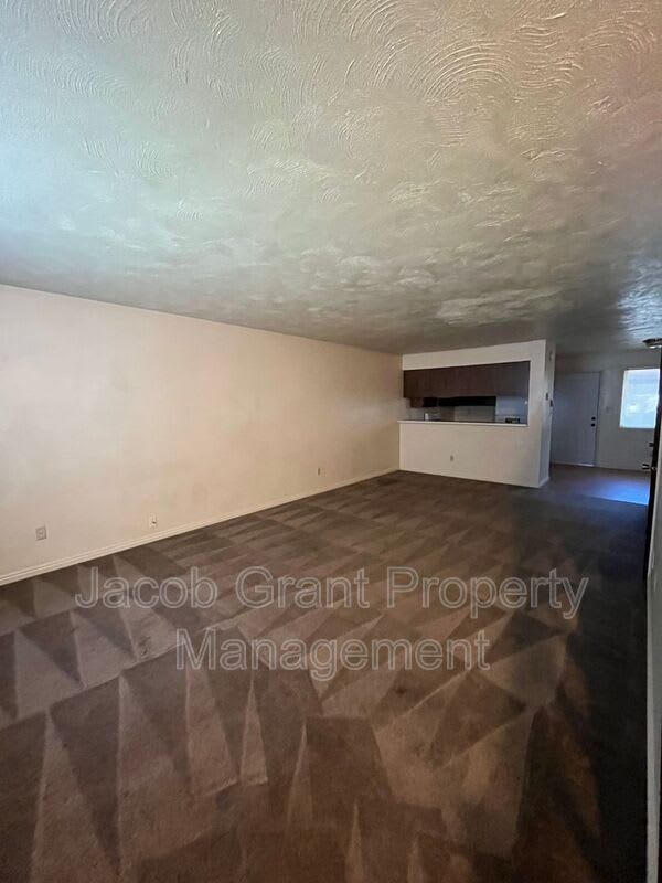 735 Whittier St – photo 3