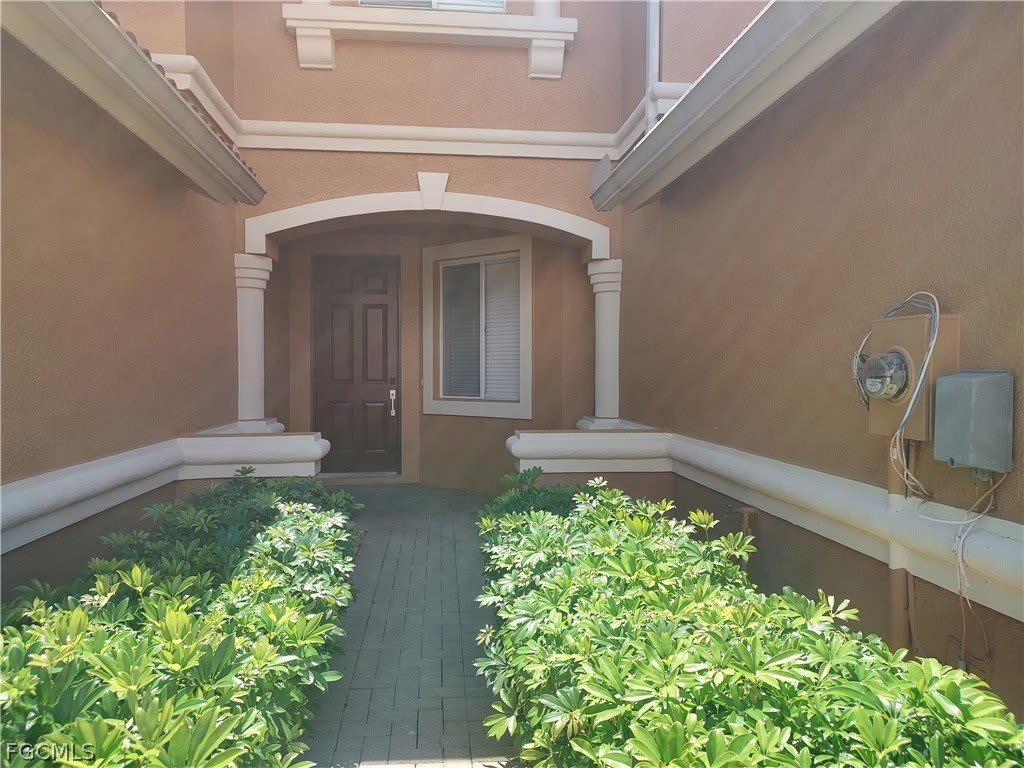 2434 Laurentina Lane – photo 2