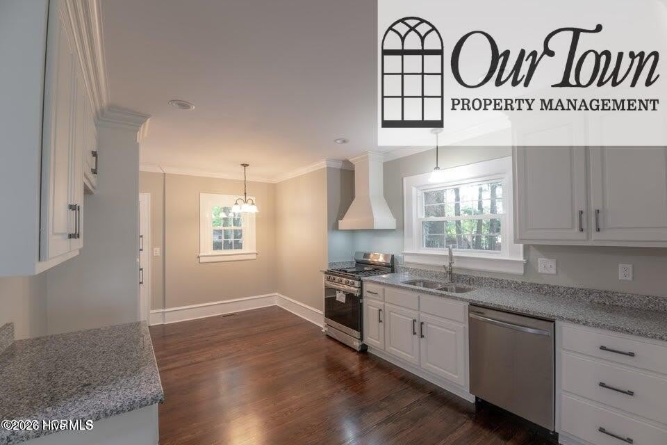 606 Clark Avenue Ne – photo 5