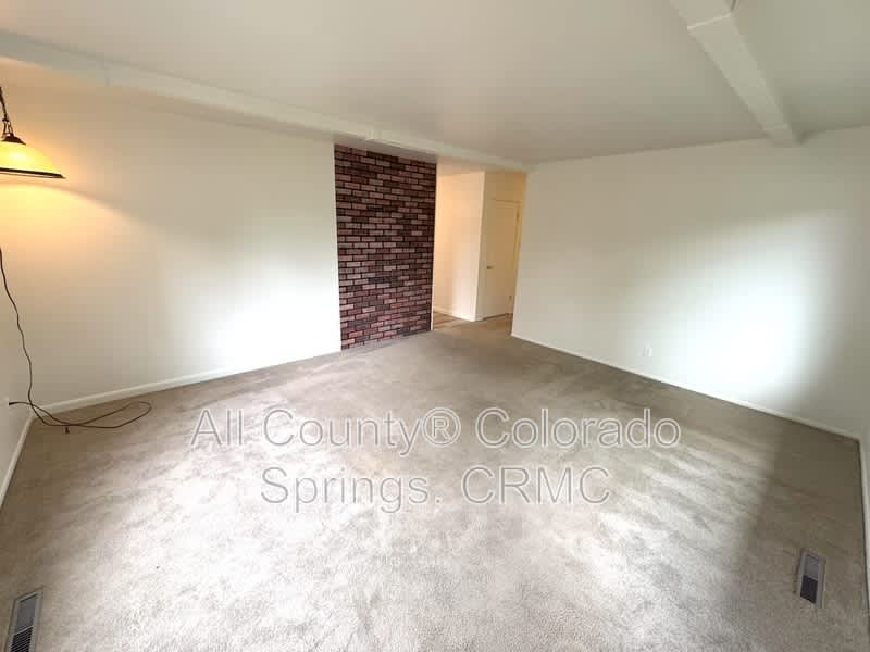 1515 Eagle View Drive – photo 2