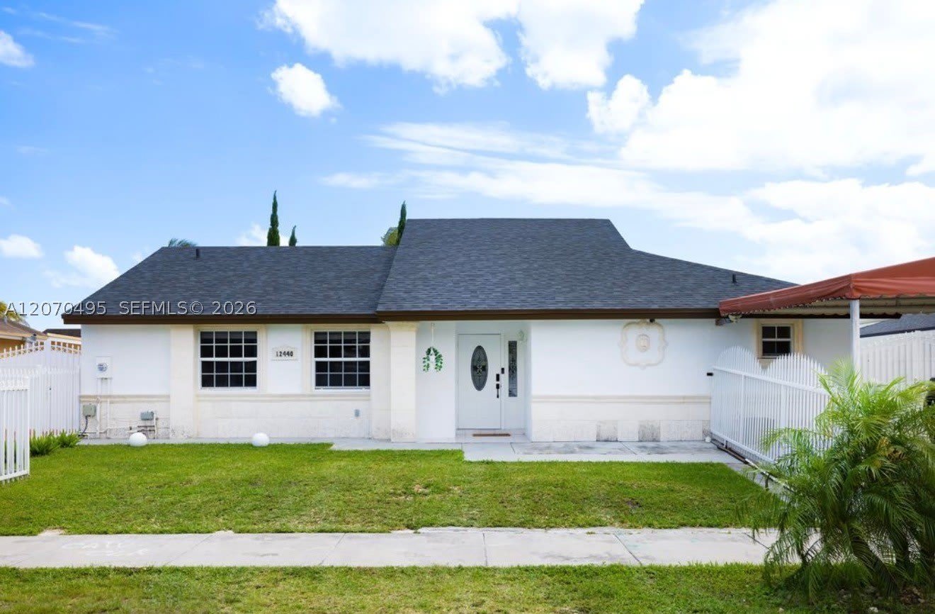 12440 SW 207th Ter – photo 1