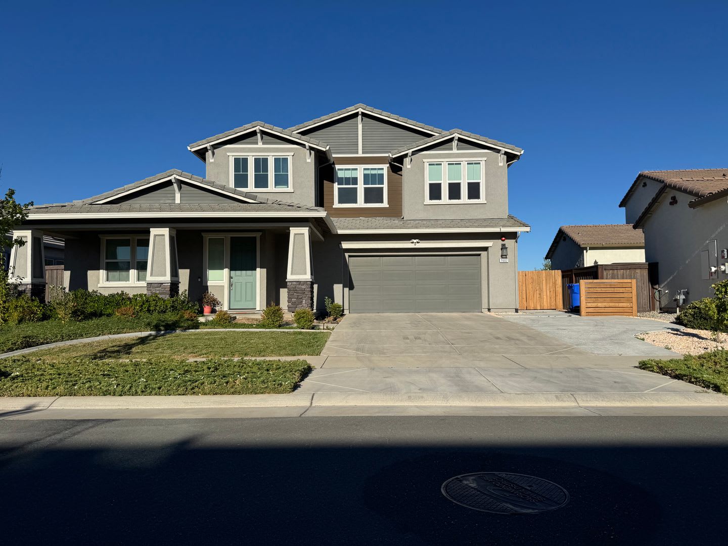 Beautiful 4 Bed 3 Bath 2 Story 2 Car Garage with Solar! – photo 2