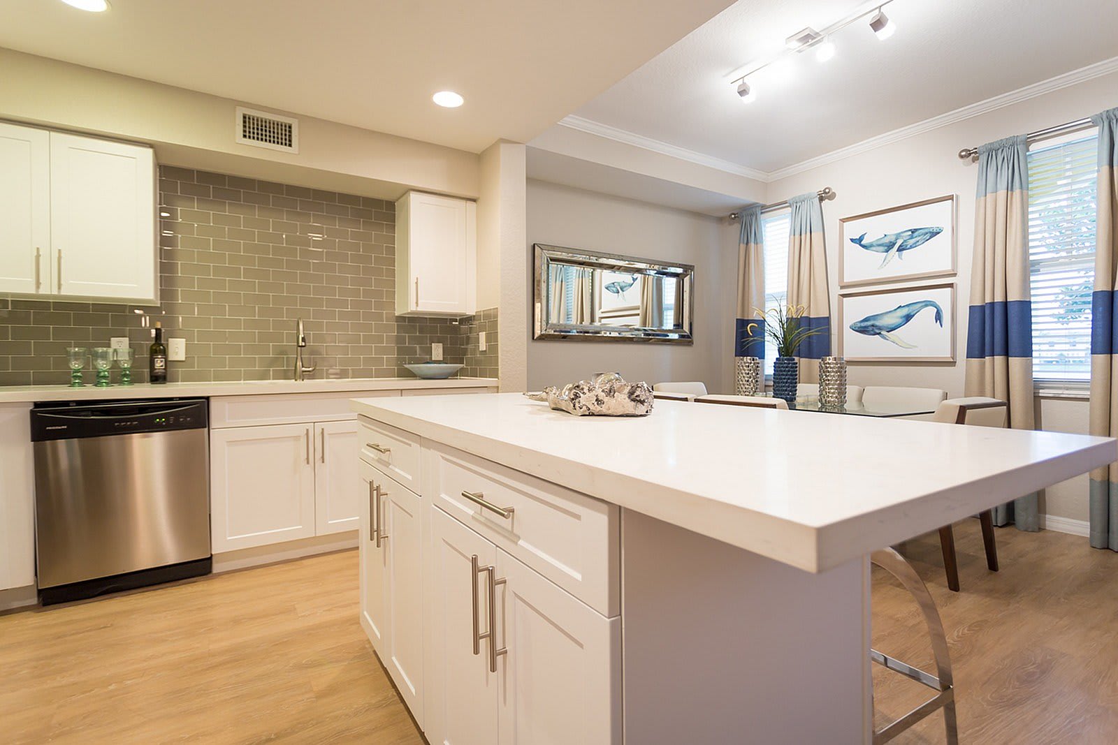 838 Fairway Dr – photo 2