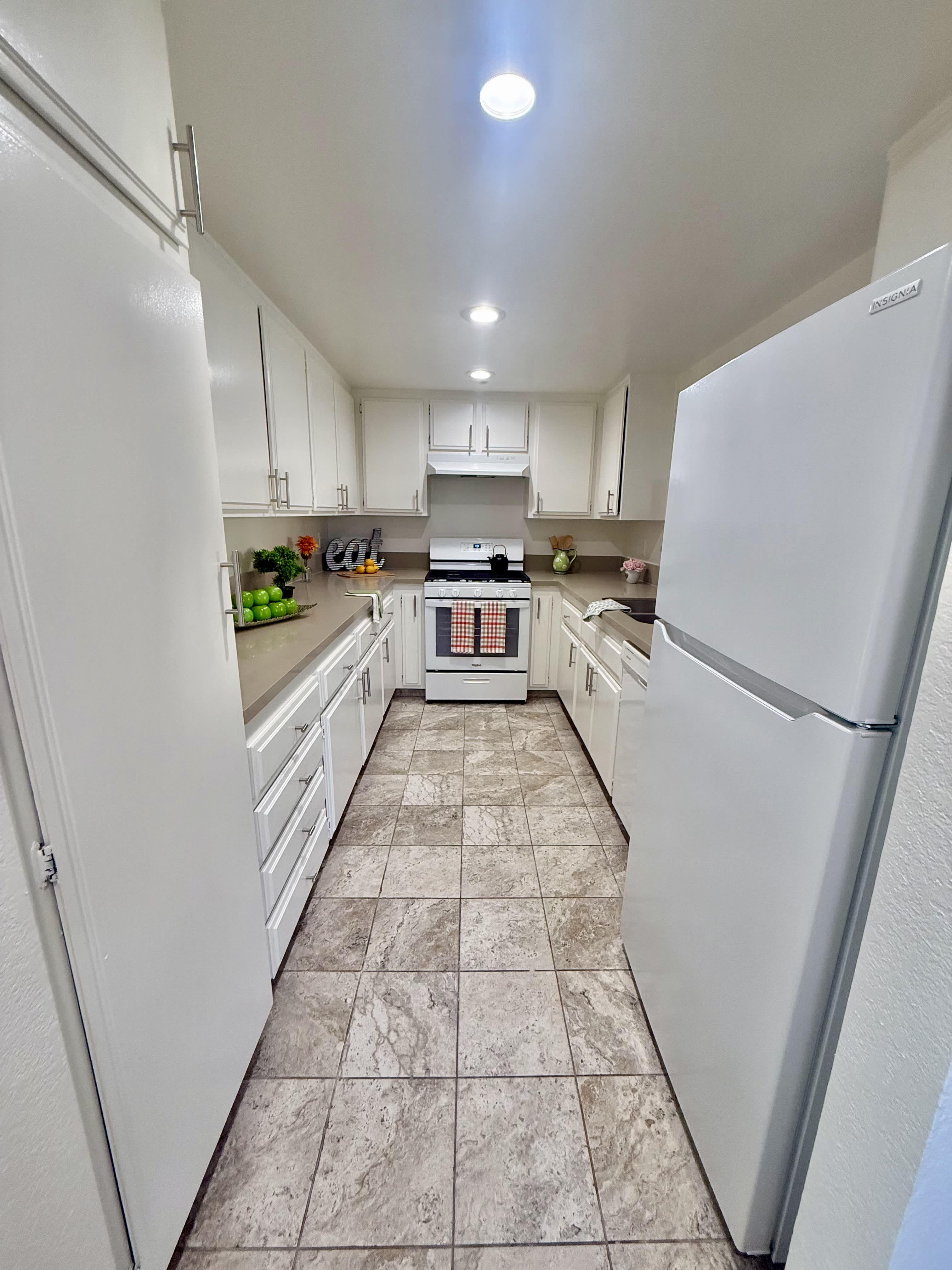 512 W Imperial Ave – photo 5