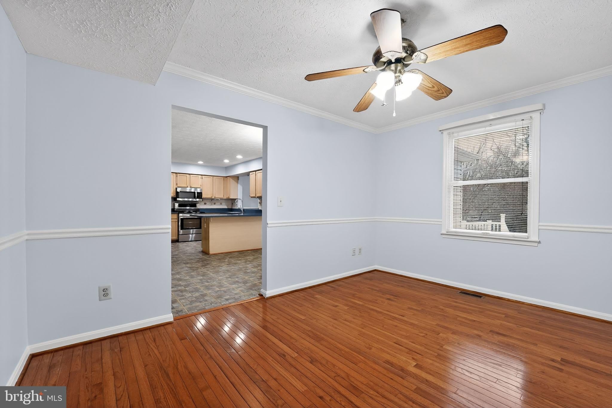 7916 EVESBORO Drive – photo 4