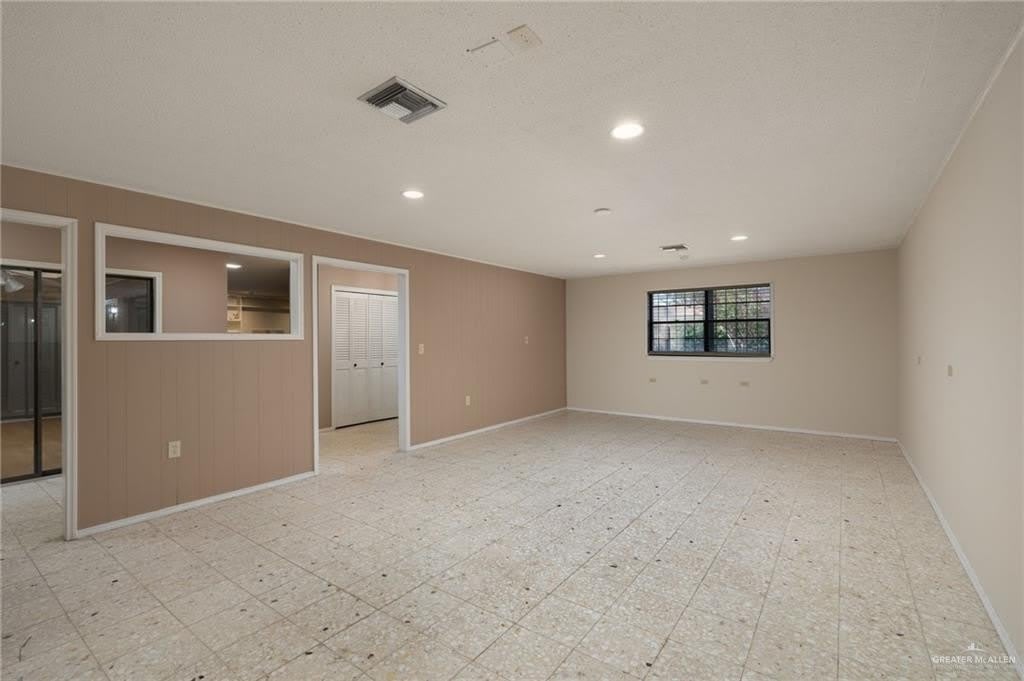 428 Vermont Avenue – photo 3