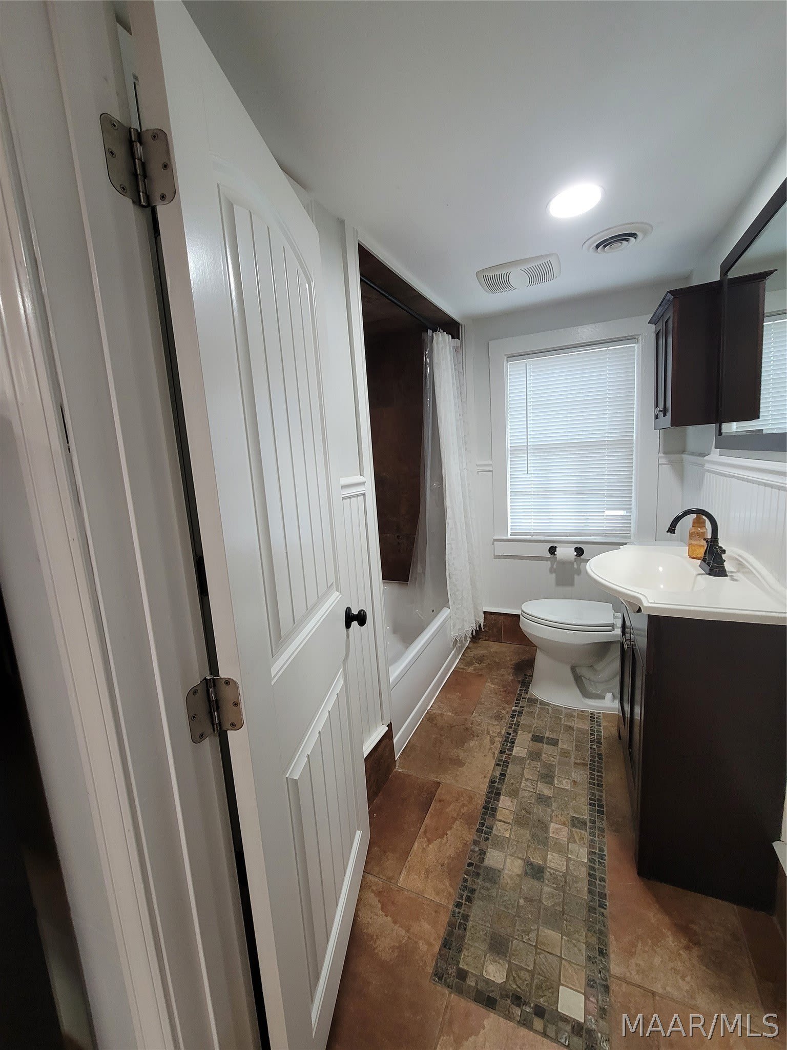 2137 Madison Avenue – photo 5