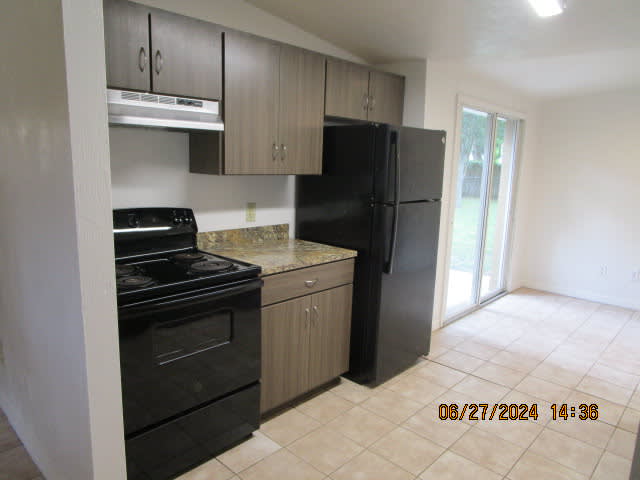 446 Elsie Ave – photo 4