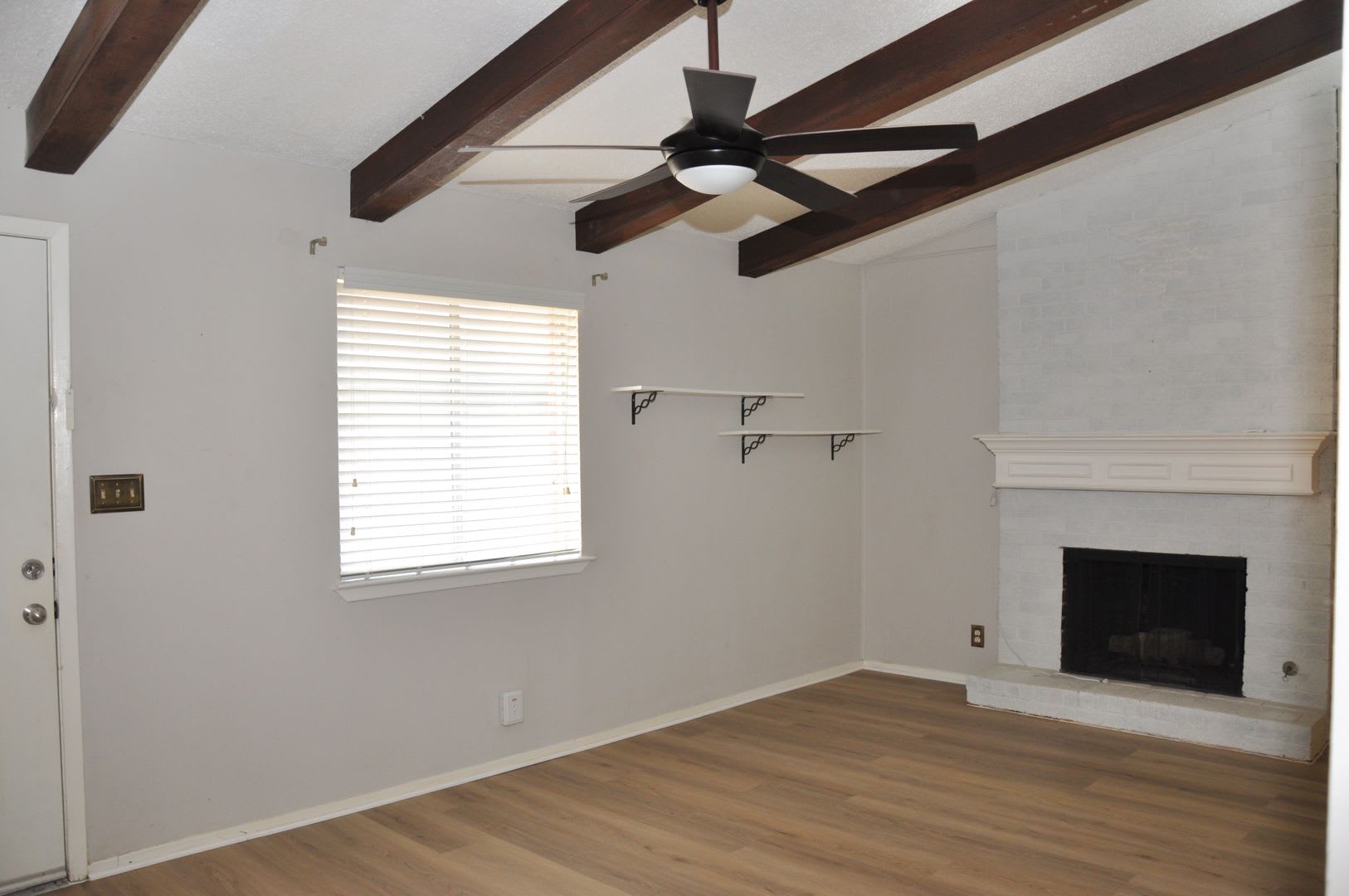 Great 2 Bedroom 1 bath duplex in South Austin – photo 5