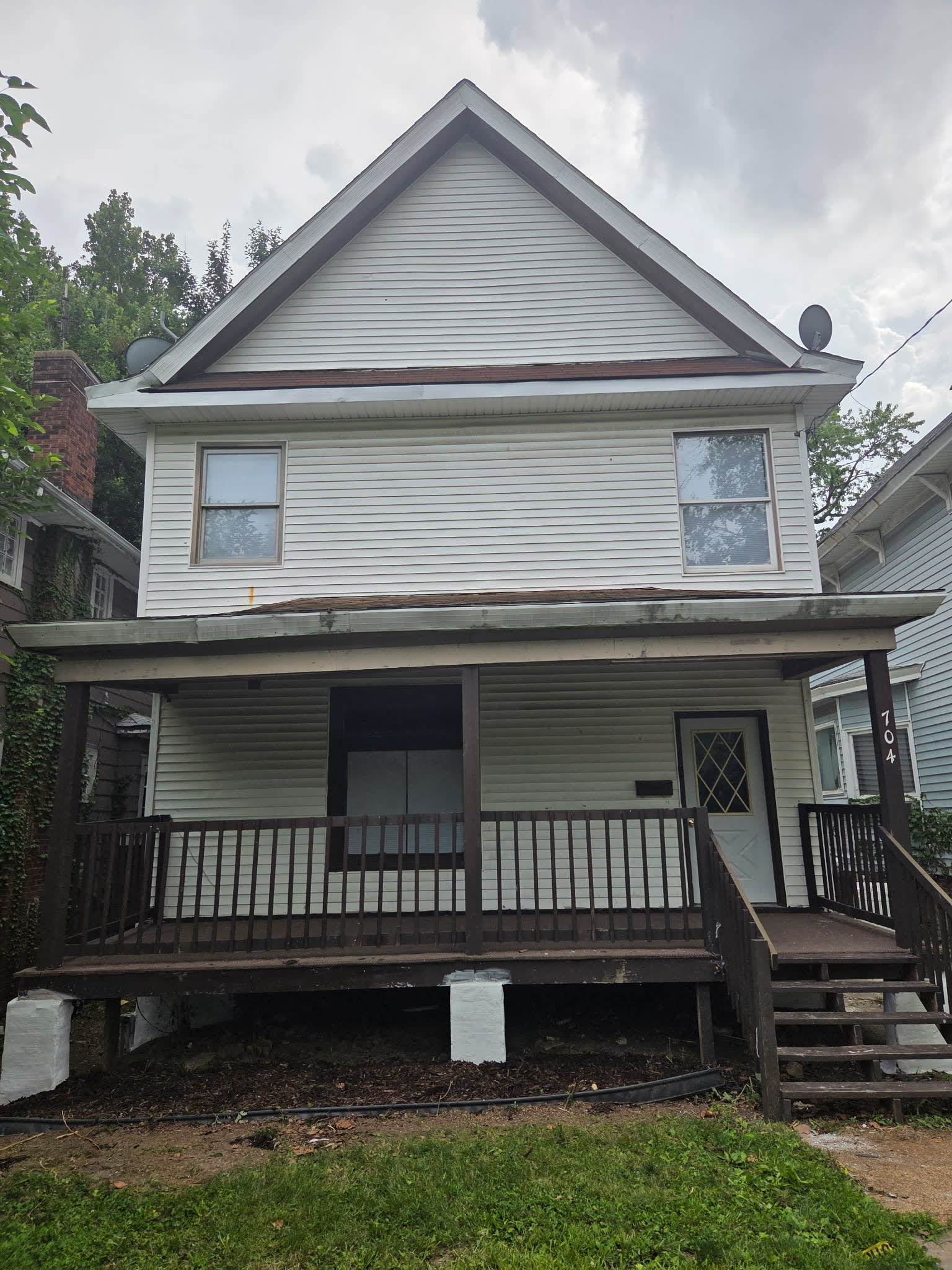 704 East La Salle Street – photo 1
