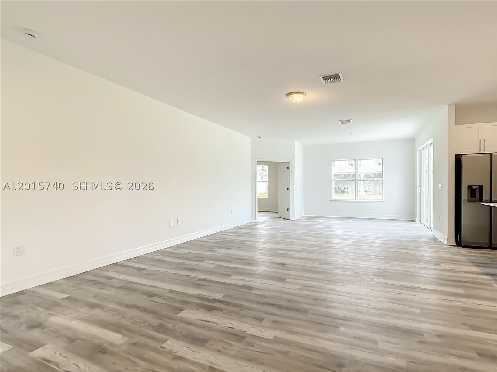 14210 LUXO AVE – photo 4
