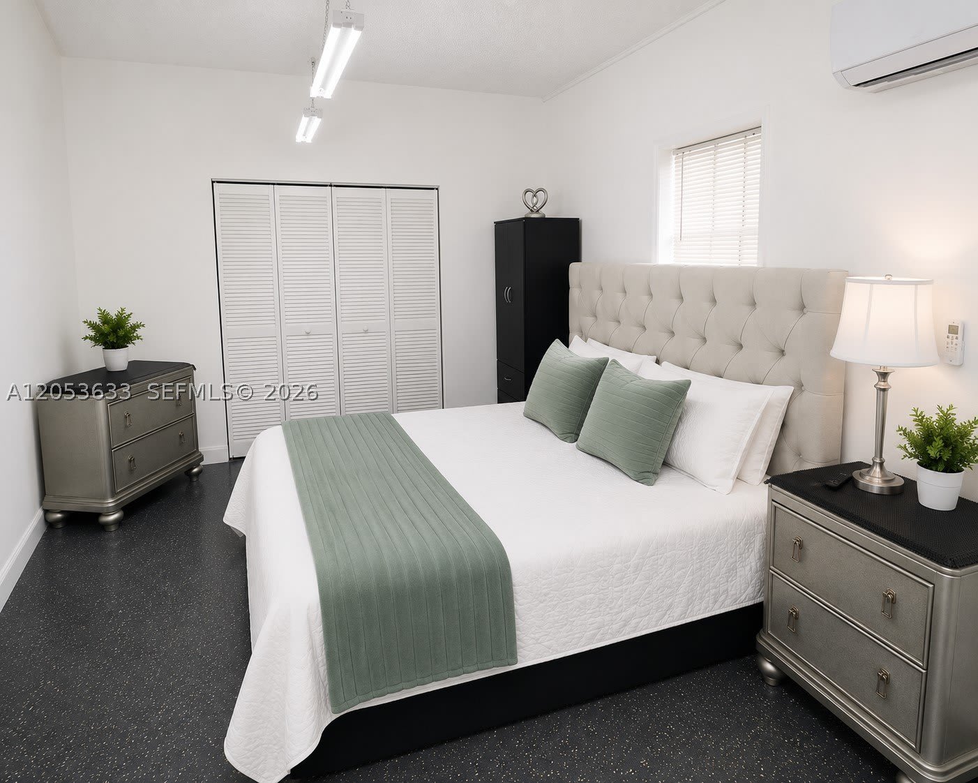 2323 Taft Street – photo 1