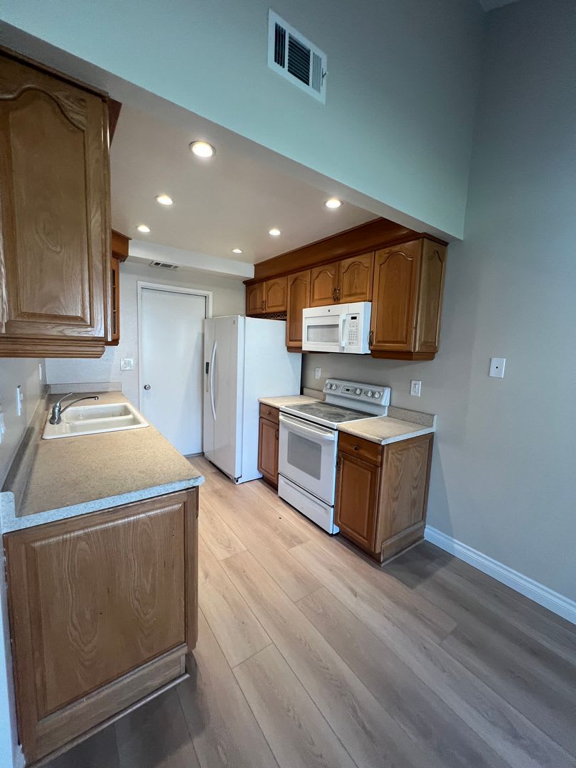 A Great Monterey for Rent – photo 5