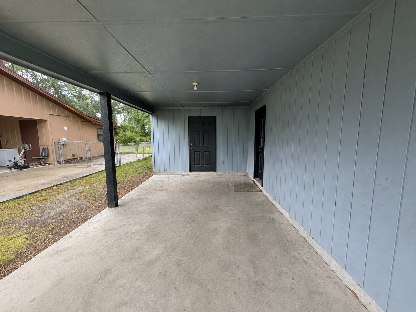 Beautiful 3BD/2B Home with Spacious Outdoor Living – photo 2